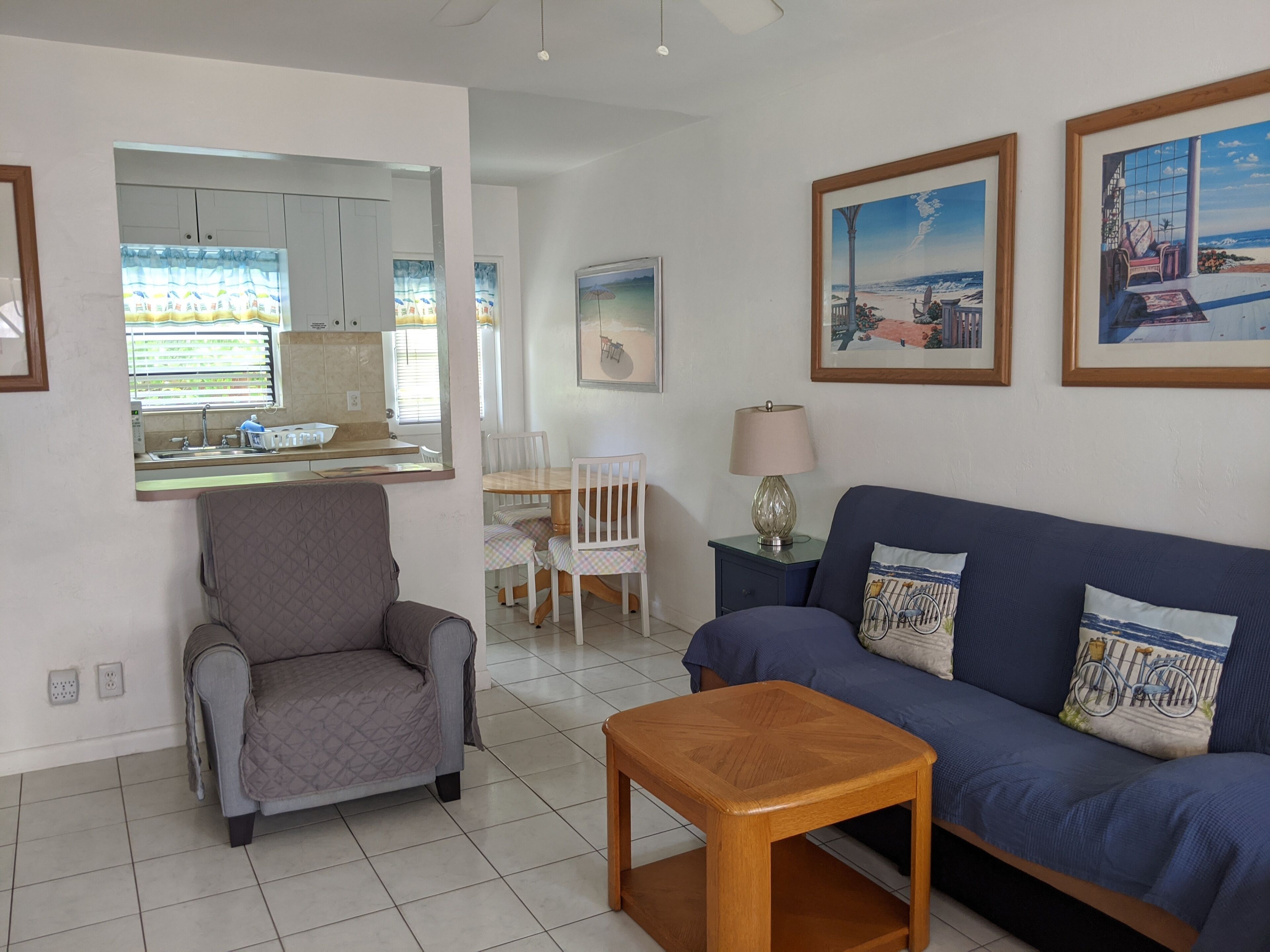 公寓, 1 間臥室 | 起居區 | 32-吋電視，提供有線頻道