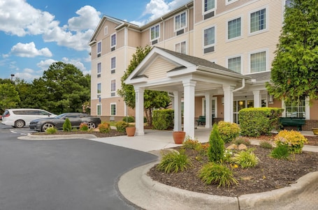 Exterior. MainStay Suites Jacksonville near Camp Lejeune