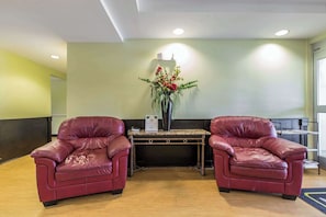 Lobby - MainStay Suites Jacksonville near Camp Lejeune (Jacksonville)