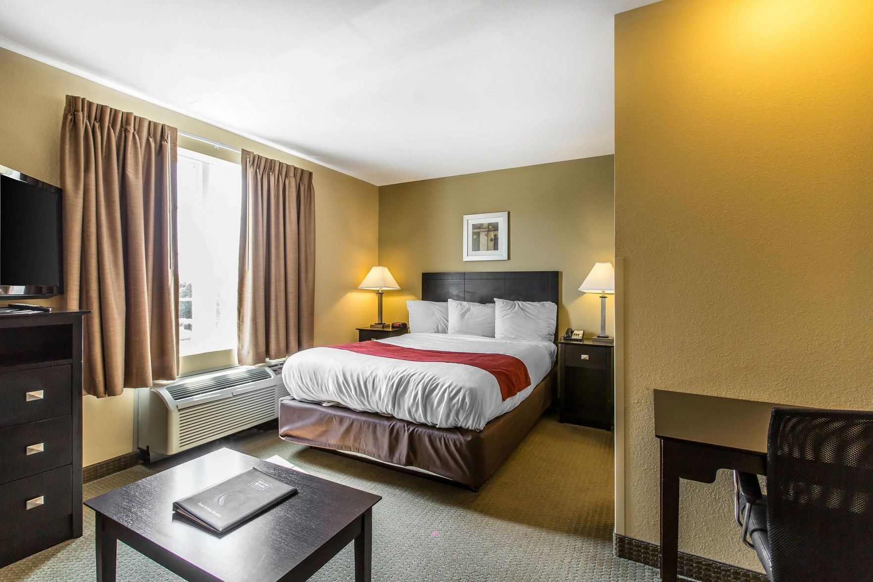 Desk, blackout curtains, iron/ironing board, free WiFi