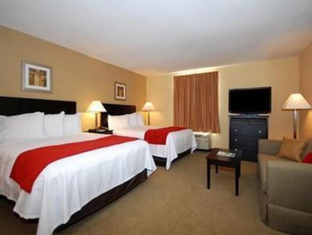 Desk, blackout curtains, iron/ironing board, free WiFi