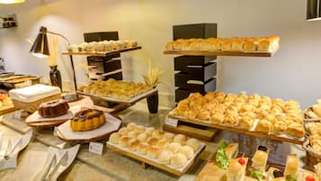 Café da manhã com buffet todos os dias mediante uma taxa