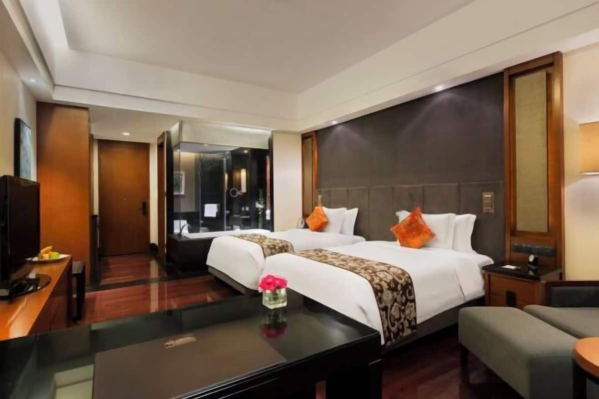 Rollaway beds, free WiFi