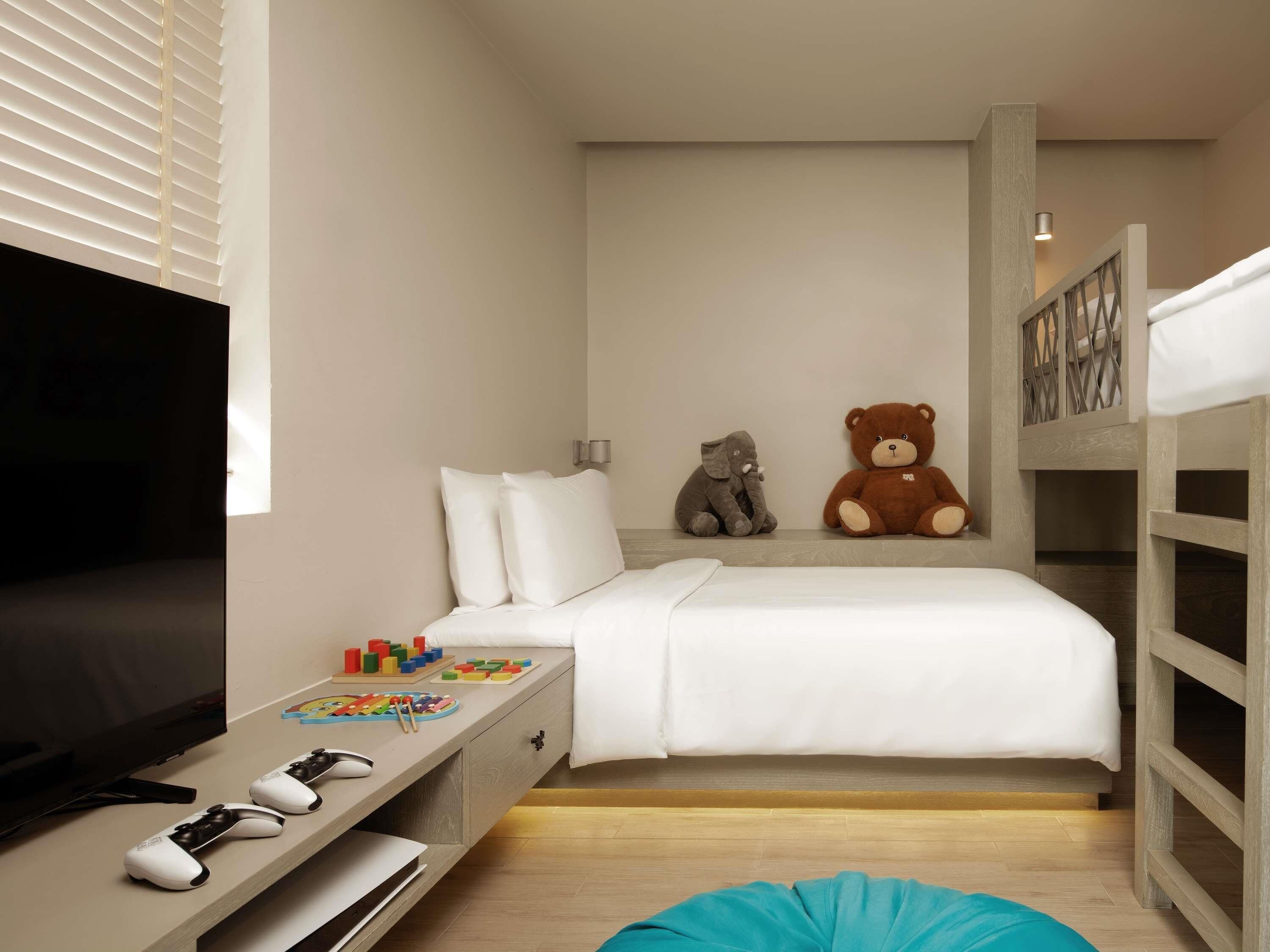 Habitación familiar, varias camas | Ropa de cama de alta calidad y edredones de plumas