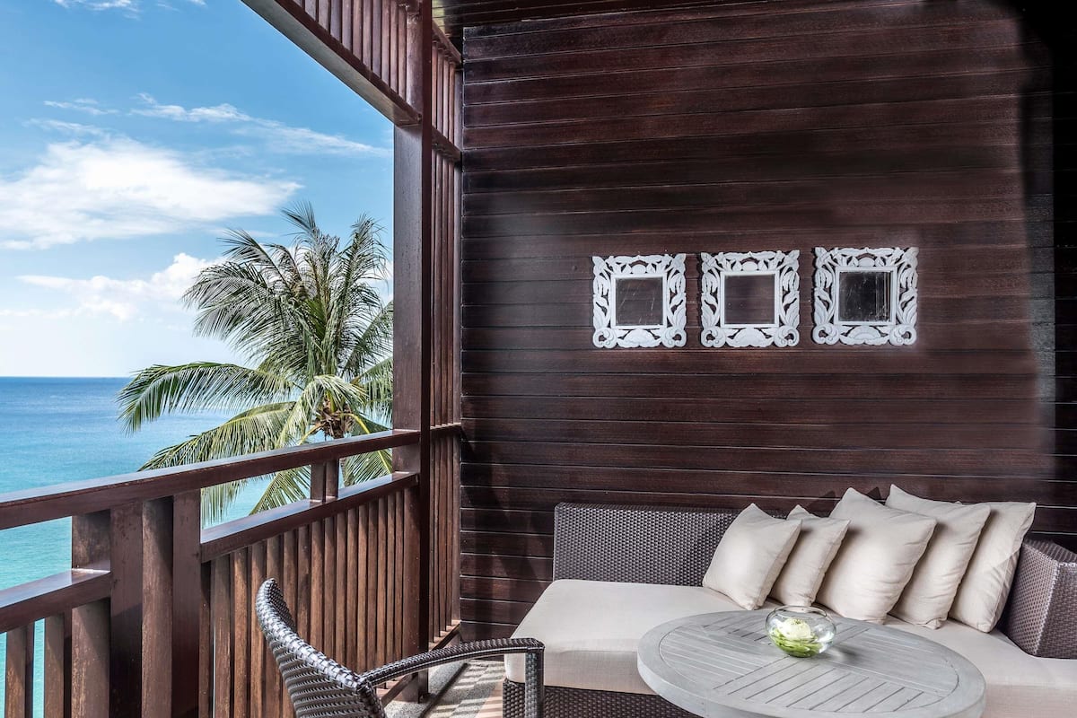 Room, 1 King Bed (Ocean) | Premium bedding, down comforters, memory foam beds, minibar