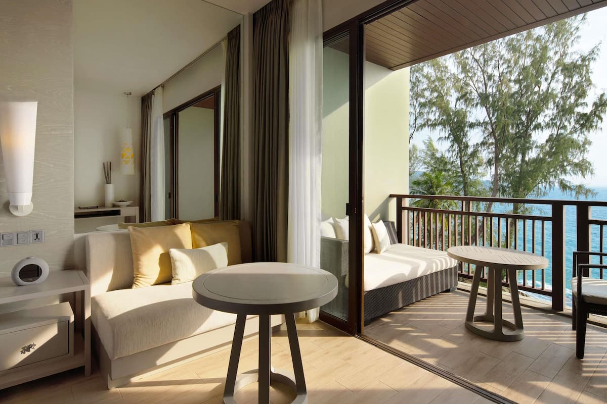 Room, 1 King Bed (Ocean)