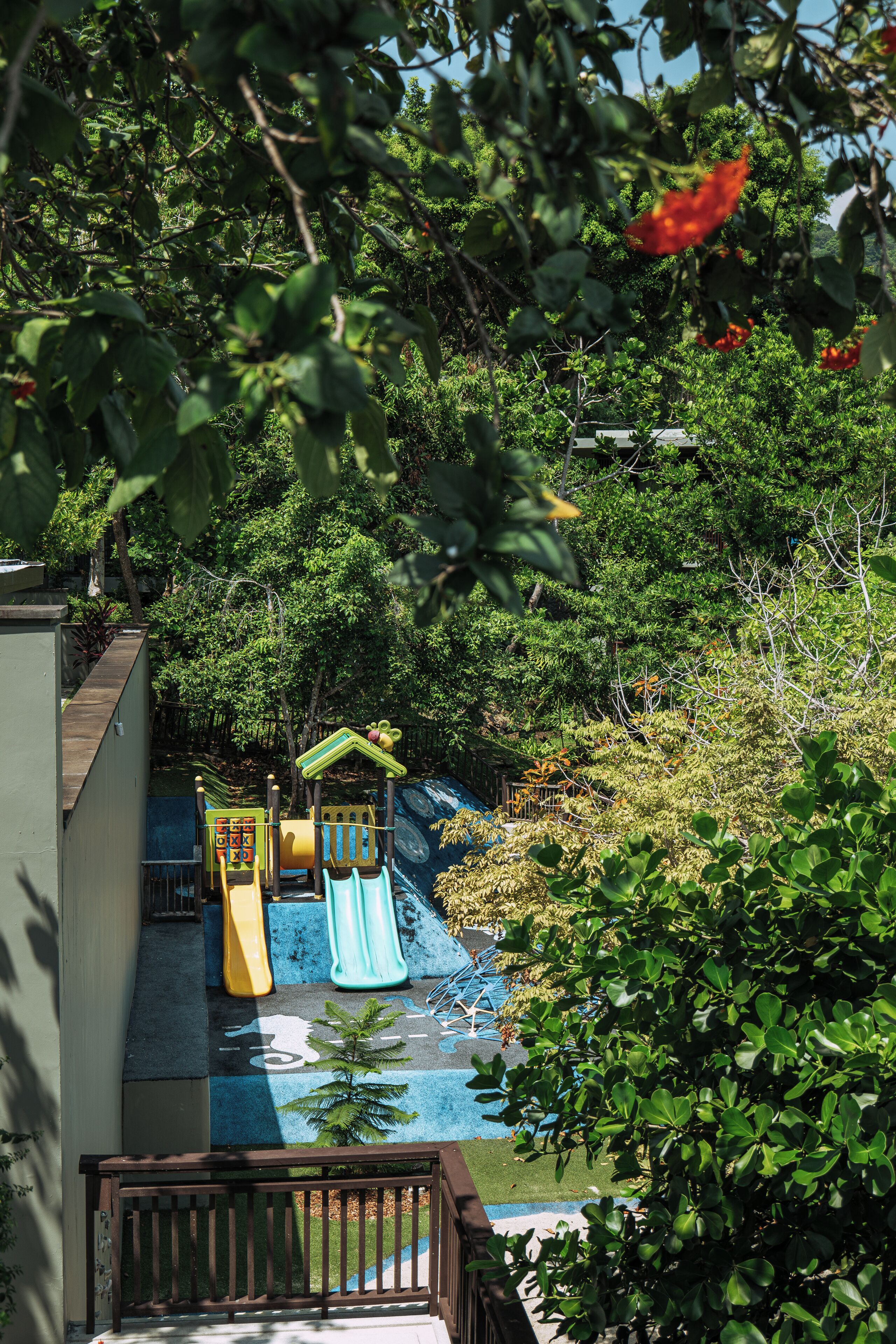 Área de juegos infantiles al aire libre