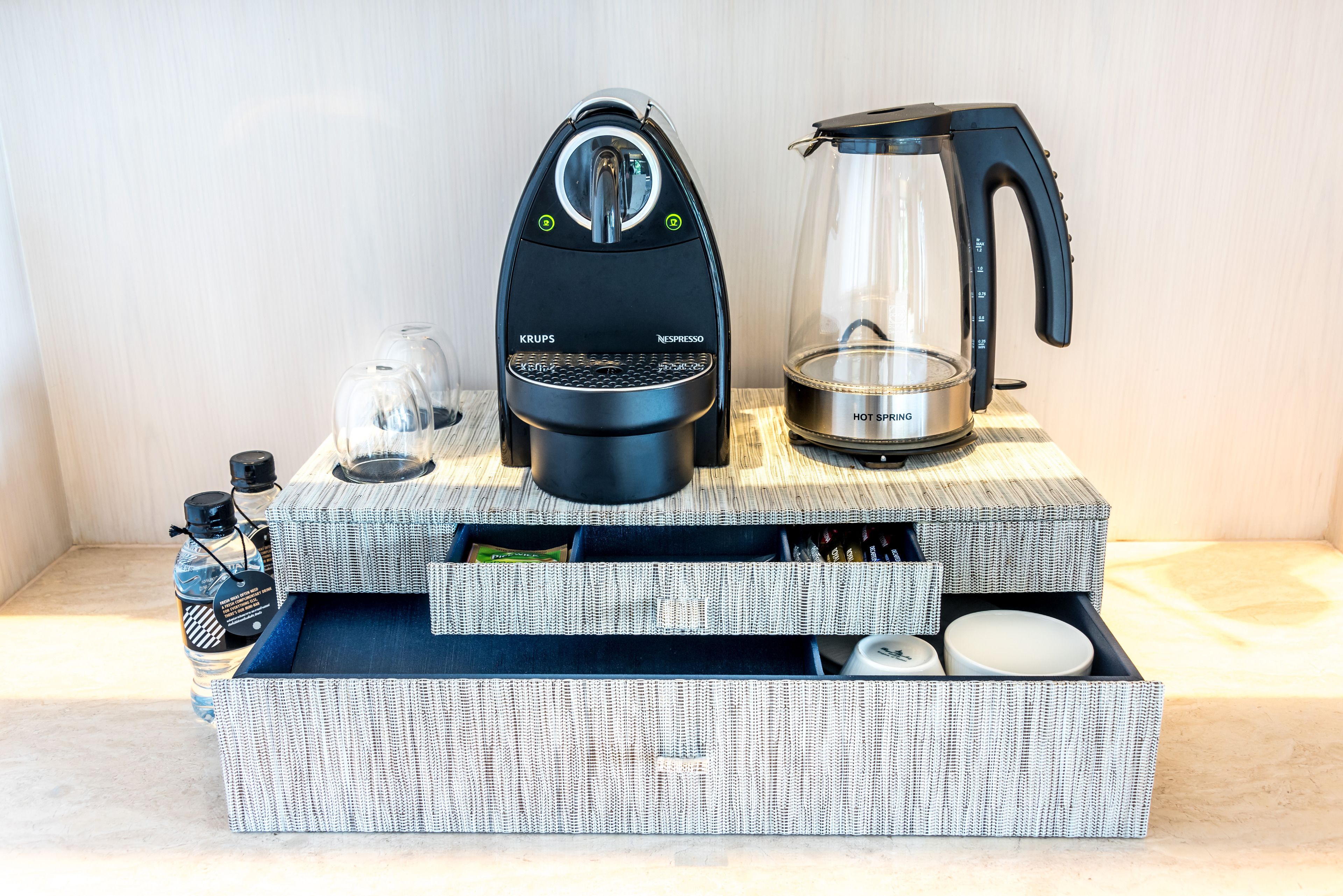 grand room, 1 king bed (ocean) | coffee and/or coffee maker