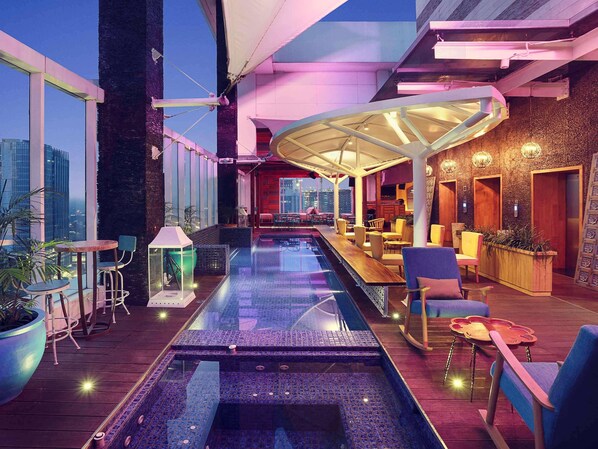 2 bares o lounges, lounge en el lobby, bar en la azotea 