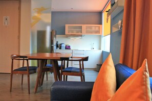 Suite, 1 King Bed | Private kitchenette | Espresso maker, coffee/tea maker, electric kettle - Mercure Jakarta Simatupang (Jakarta)