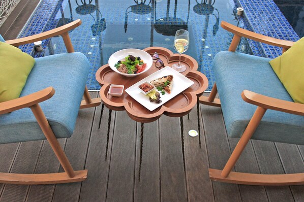 Innendørsbasseng og utendørsbasseng