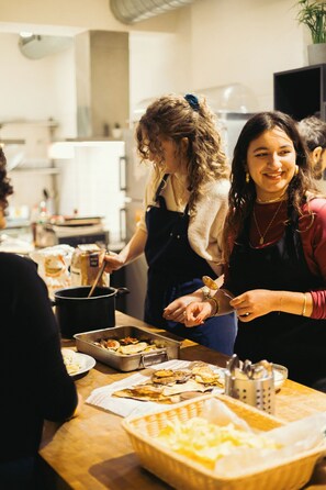Gemeinsamer Schlafsaal, Nur Frauen, mit Bad (6 pax) | Gemeinsame Küchenausstattung