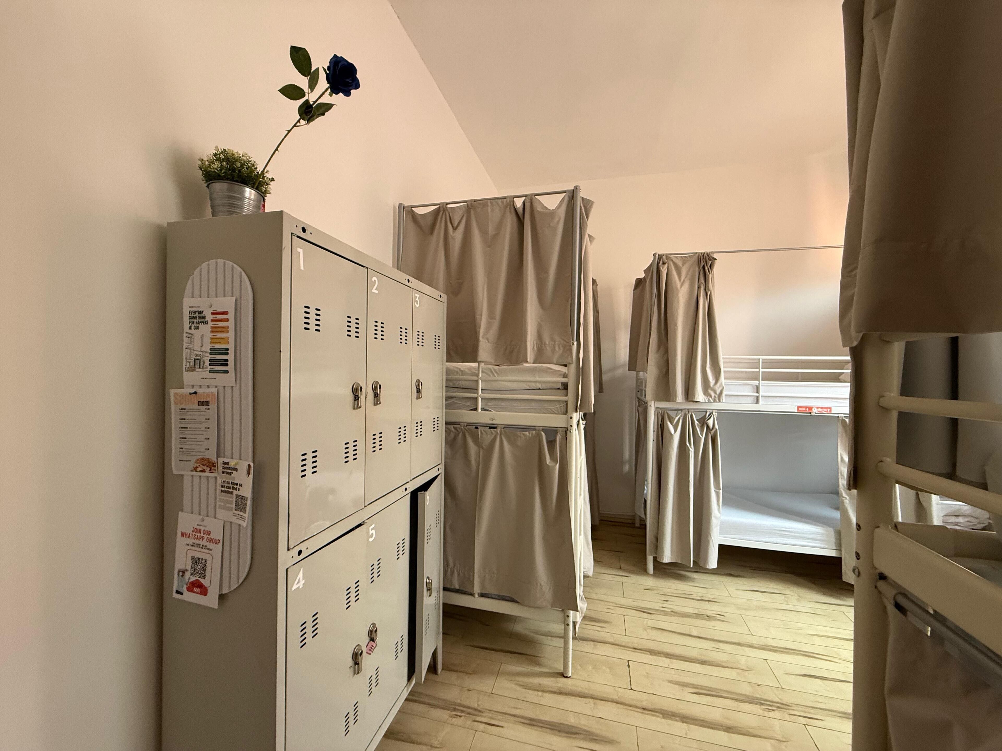 공용 도미토리 (6 pax) | 이집트산 면 시트, 고급 침구, 다리미/다리미판, 무료 WiFi