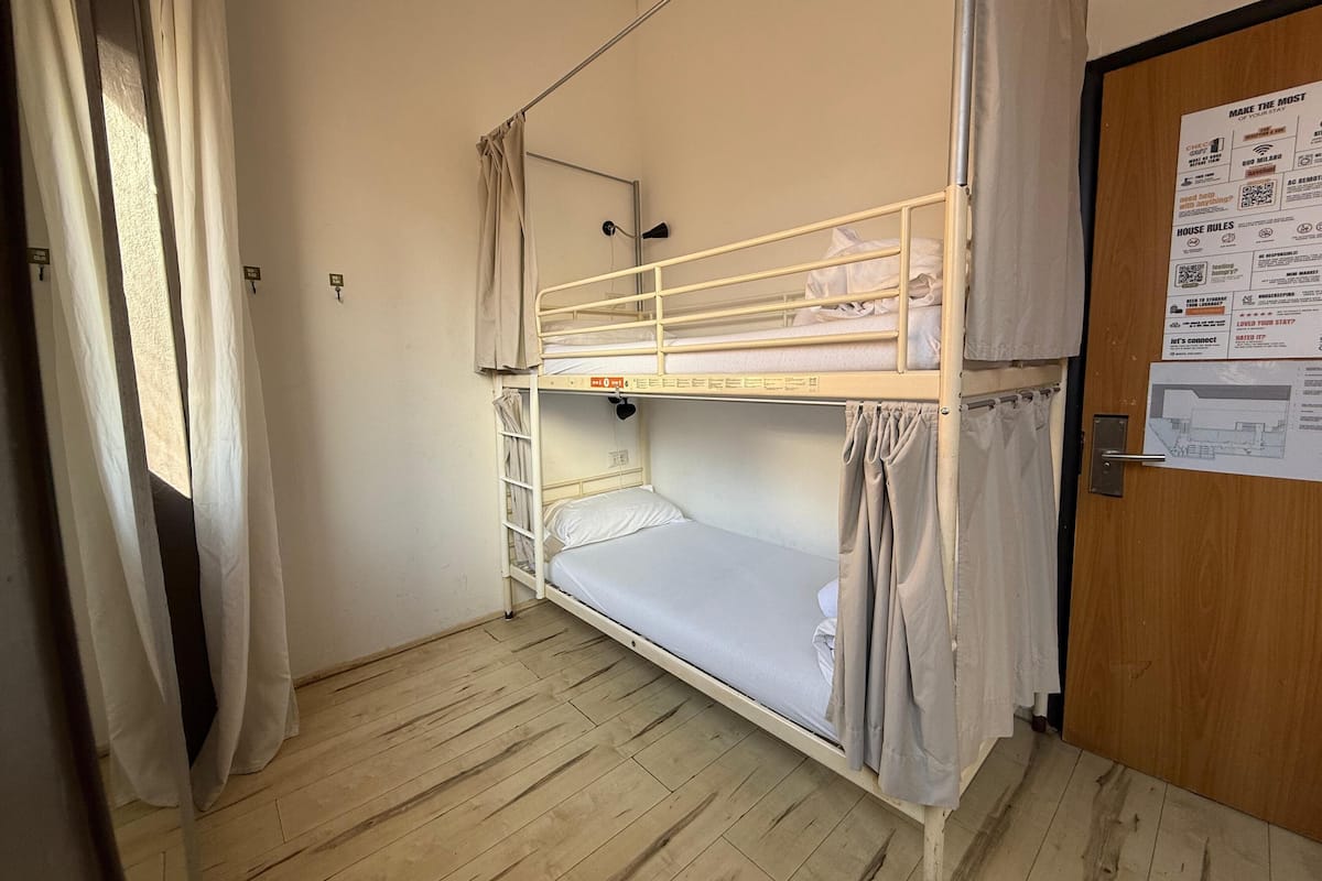 Quadruple Room, Ensuite | Egyptian cotton sheets, premium bedding, iron/ironing board, free WiFi