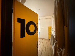 Dormitorio compartido, dormitorio mixto (12 pax) | Sábanas de algodón egipcio y ropa de cama de alta calidad 