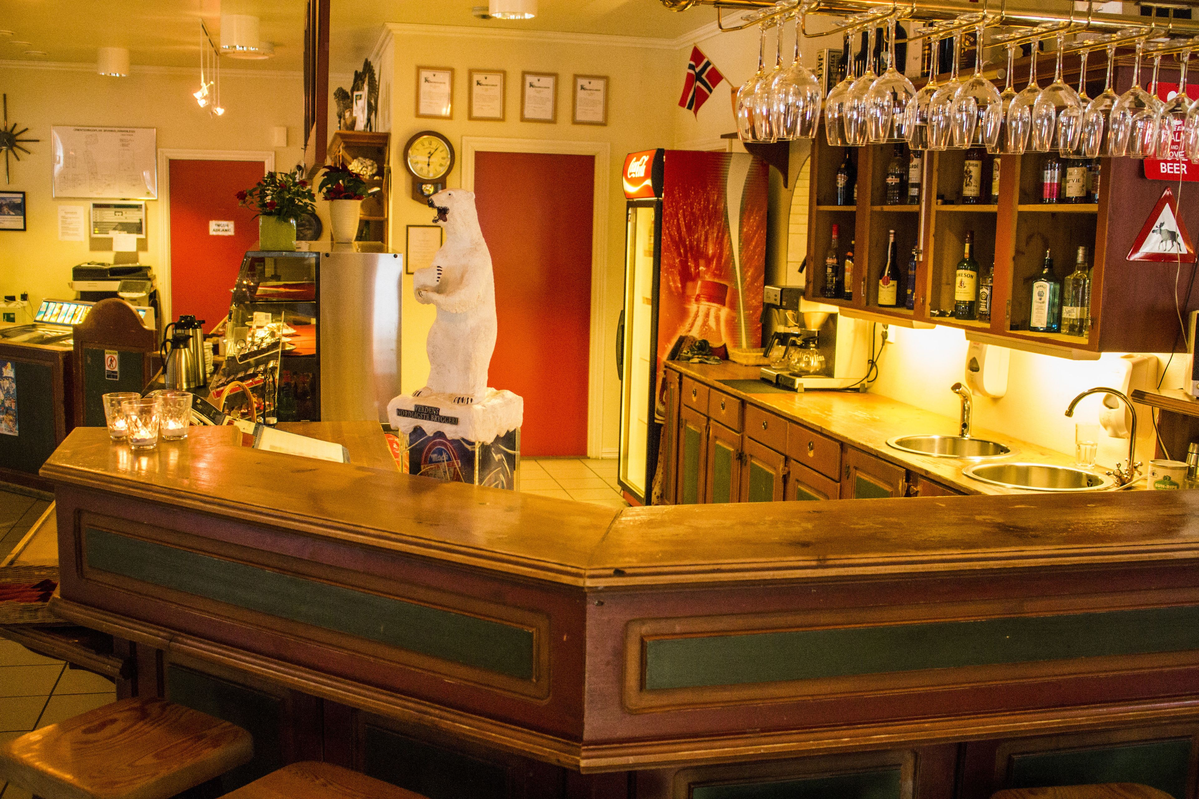 2 bar/lounge