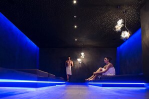 Couples treatment room(s), sauna, hot tub, steam room, body treatments