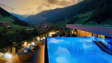 5 Innenpools, 2 Außenpools, Cabañas (kostenlos), Sonnenschirme