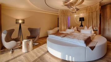 Luxury-Suite | Hochwertige Bettwaren, Daunenbettdecken, Minibar, Zimmersafe