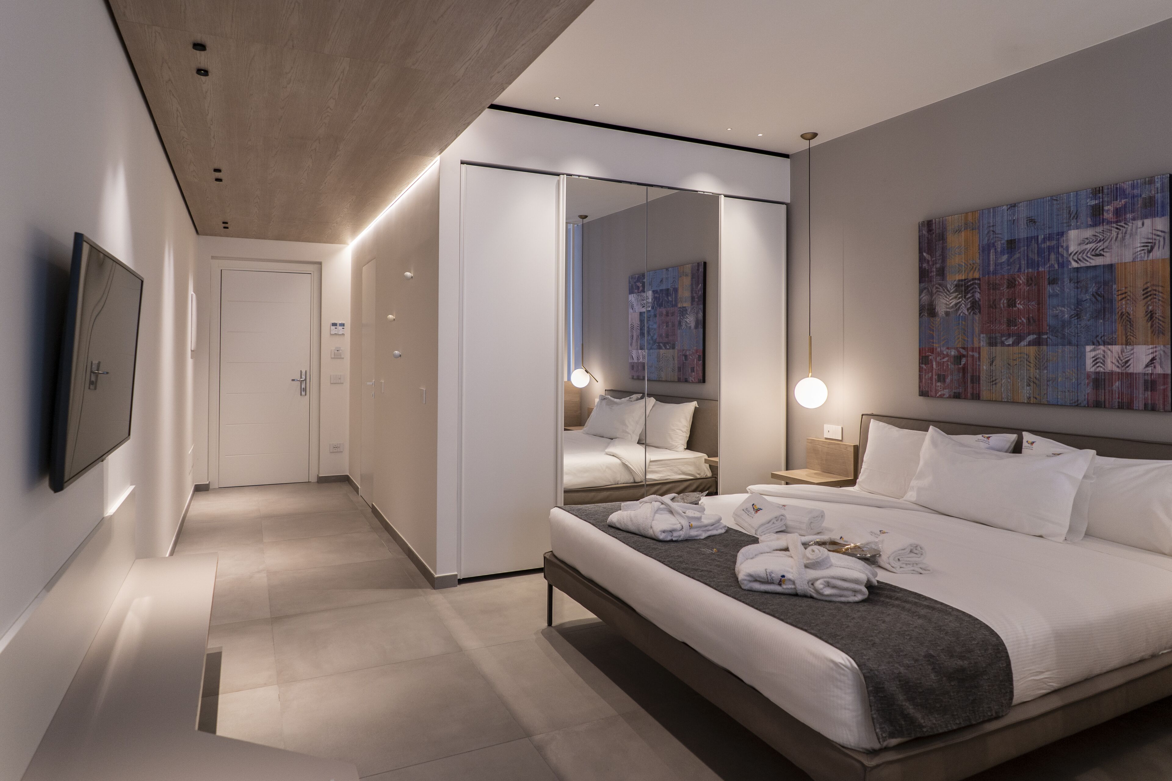 Royal Suite | Premium bedding, down comforters, minibar, in-room safe