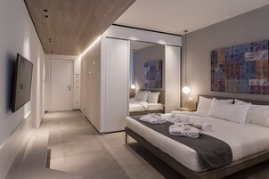 Royal Suite | Premium bedding, down comforters, minibar, in-room safe