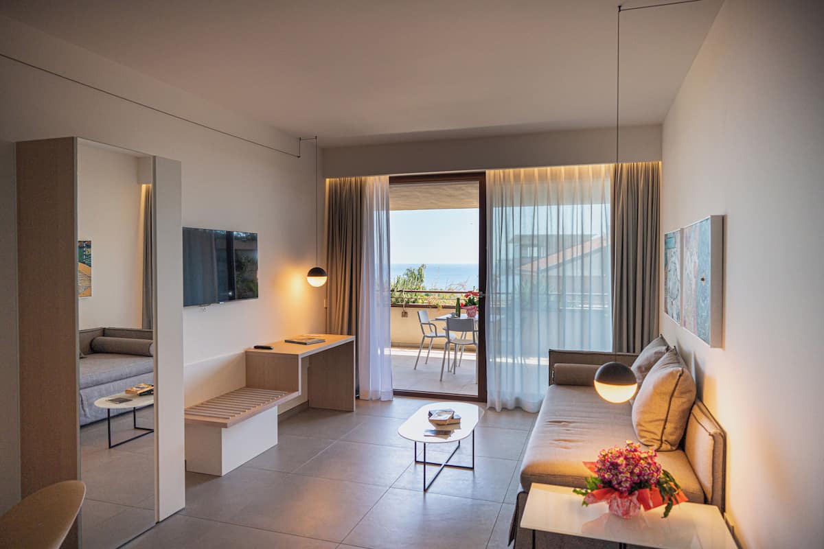 Suite | Living area | 43-inch LCD TV with digital channels, TV