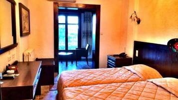 In-room safe, soundproofing, free WiFi
