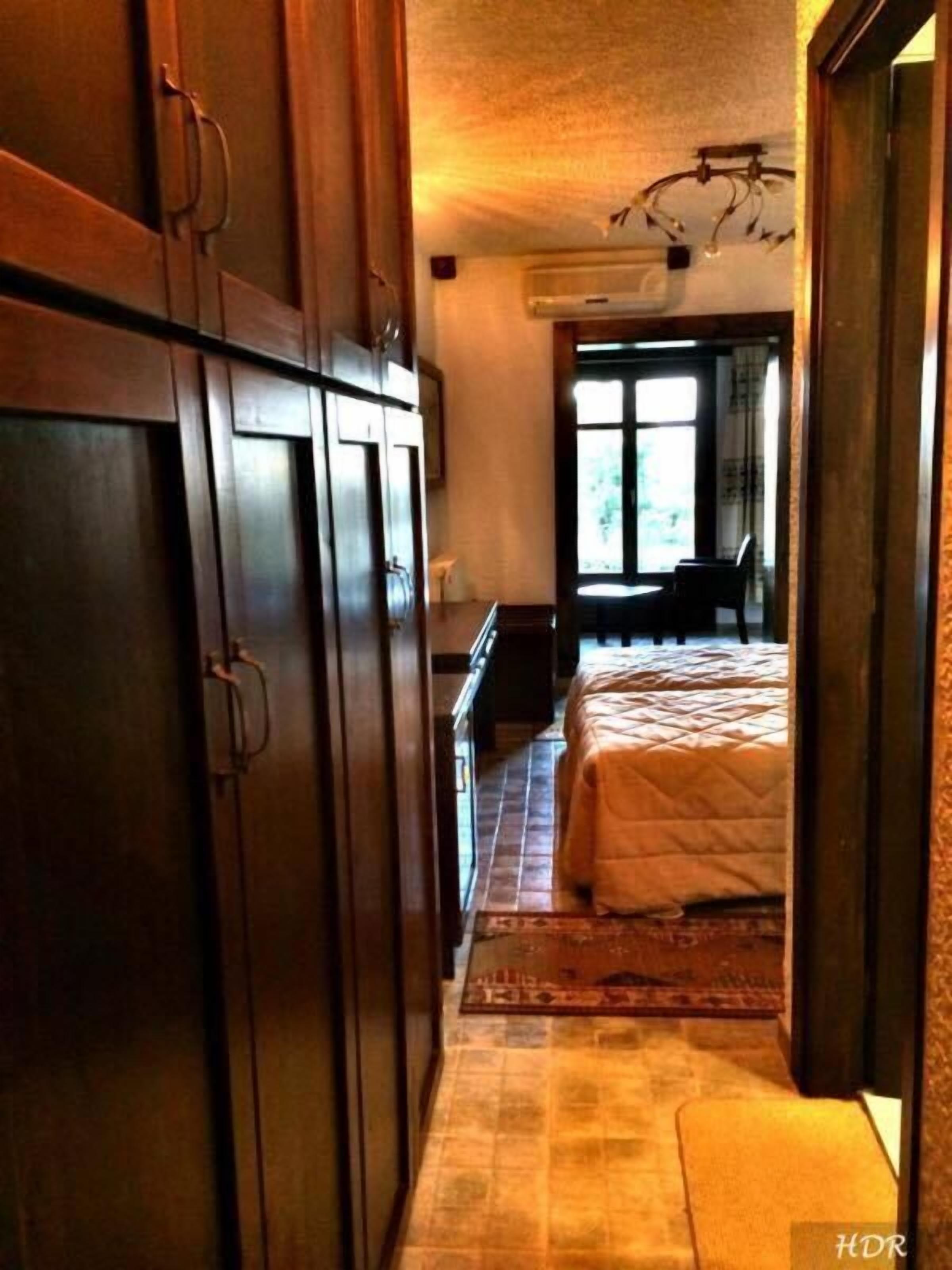 in-room safe, soundproofing, free wifi