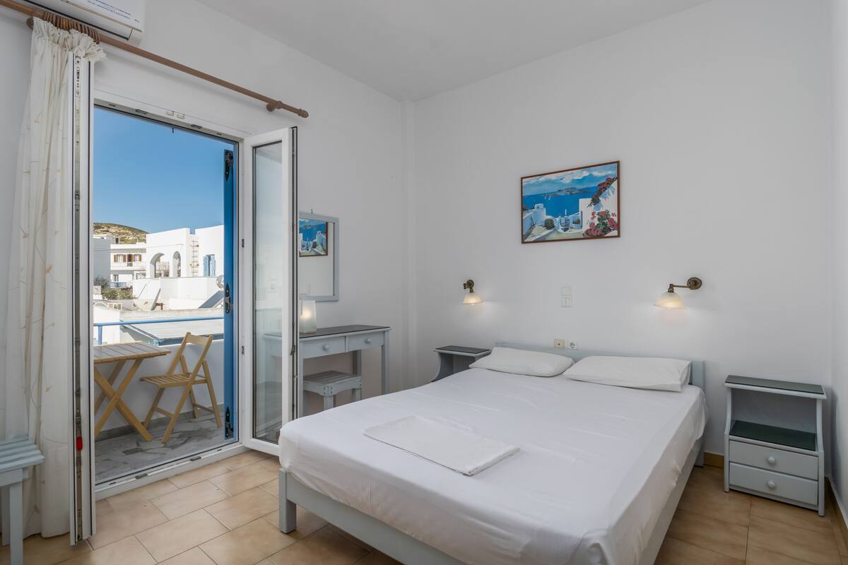 Studio, Kitchenette | Hypo-allergenic bedding, soundproofing, iron/ironing board, free WiFi