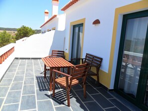 Family Apartment, 1 Bedroom, Partial Ocean View | Balcony - Monte Carvalhal da Rocha - Campground (Odemira)