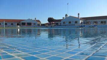 ์์ฆ๋ณ๋ก ์ด์๋๋ ์ผ์ธ ์์์ฅ, 09:00 ~ 21:00 ์คํ, ์ผ๊ด์ ์์