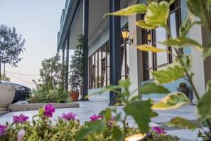 Front of property - Park Hotel (Katerini)