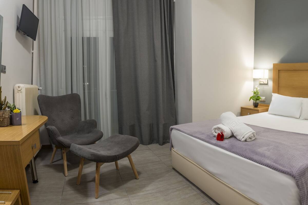 Quarto standard | 6 quartos, frigobar, cofres nos quartos, escrivaninha