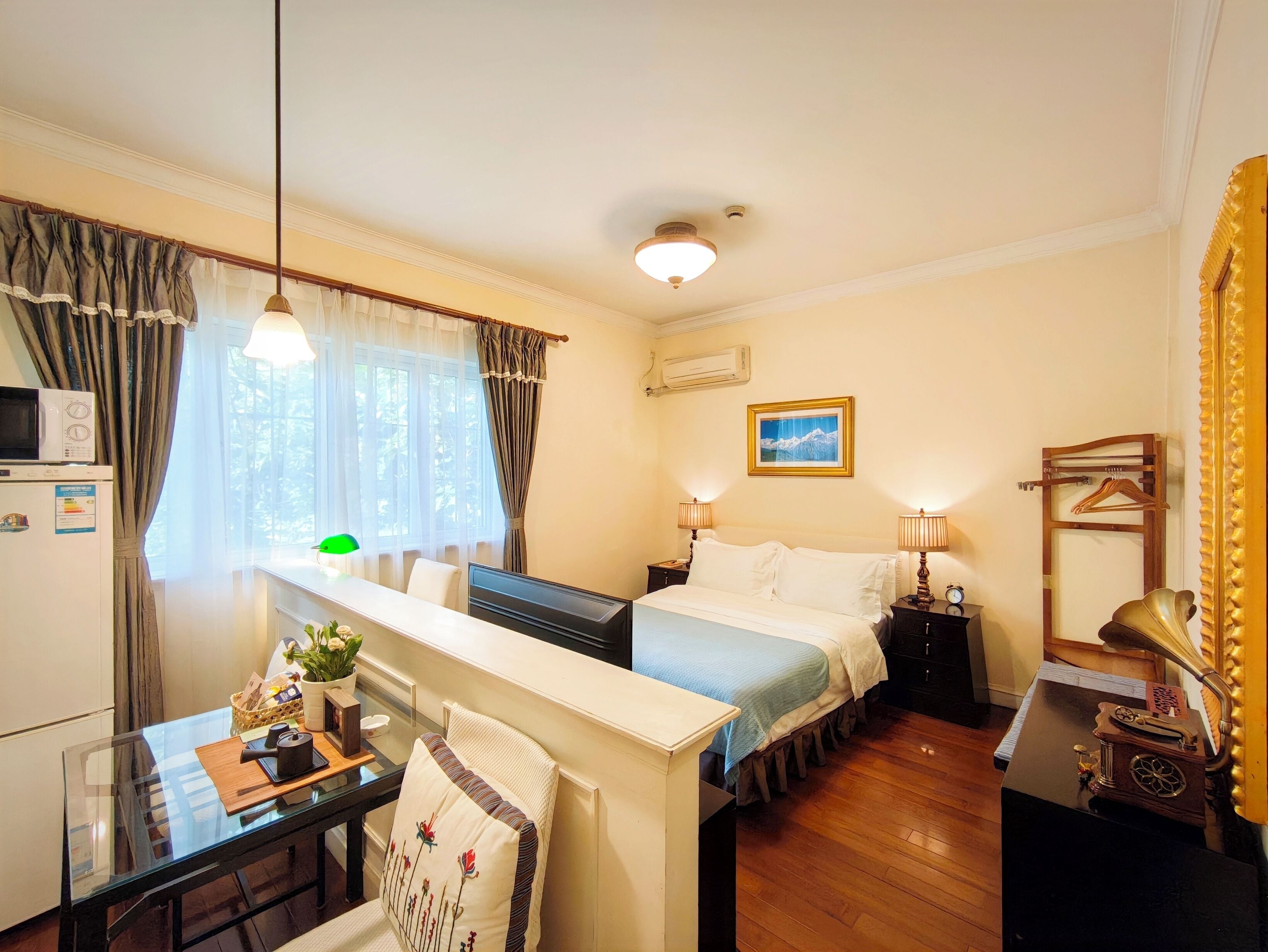 Premium bedding, down duvets, in-room safe, desk