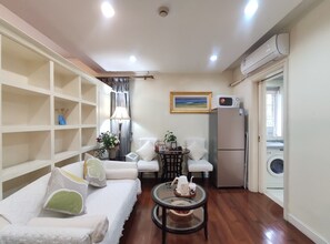 Rom – deluxe | Sengetøy av topp kvalitet, dundyner, safe på rommet og skrivebord