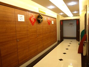Hallway - World Union Service Apartment Cosmo (Shanghai)