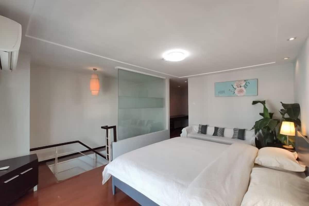 1 habitación, caja de seguridad en la habitación y escritorio