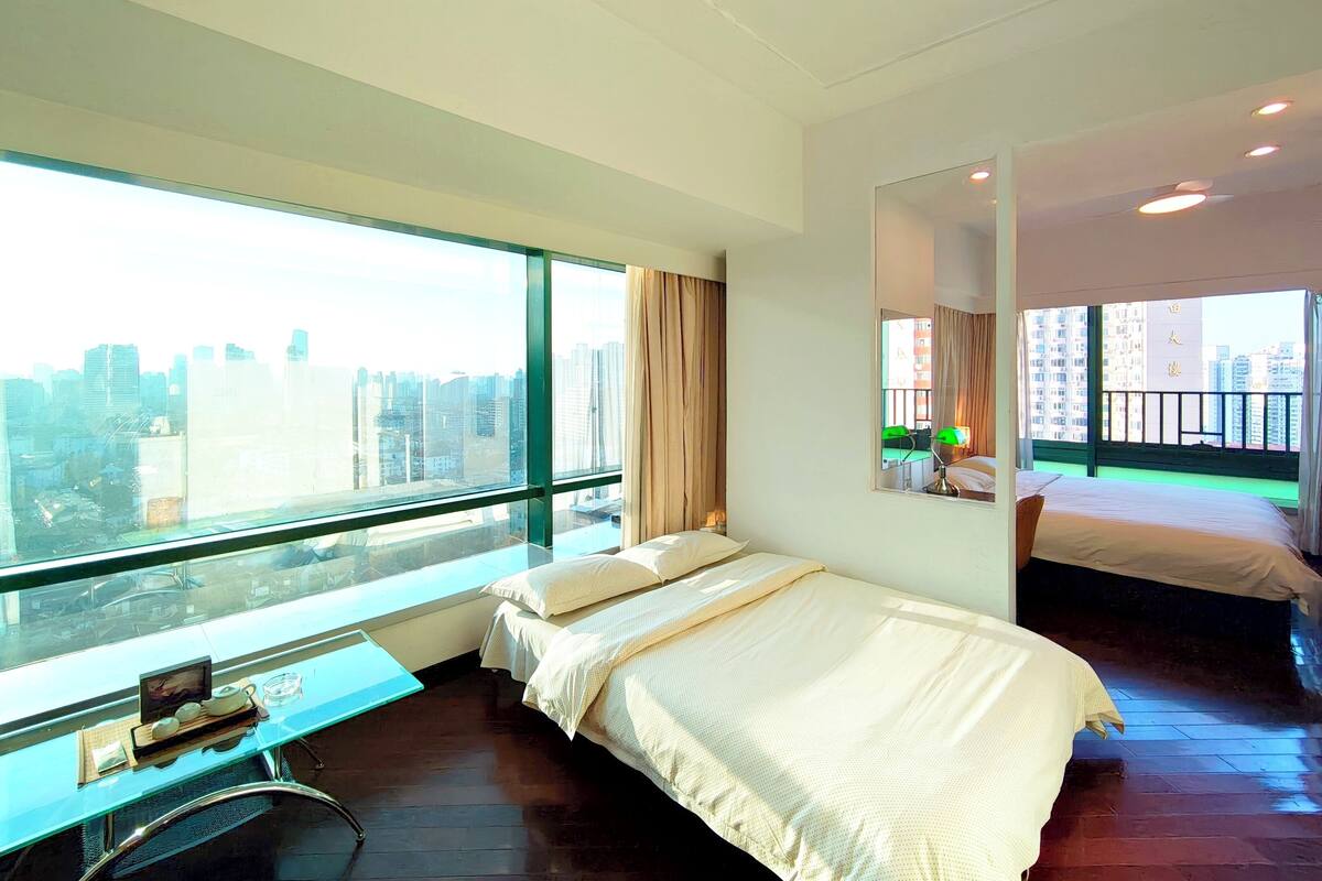 Family Suite Room | In-room safe, desk, blackout curtains, iron/ironing board