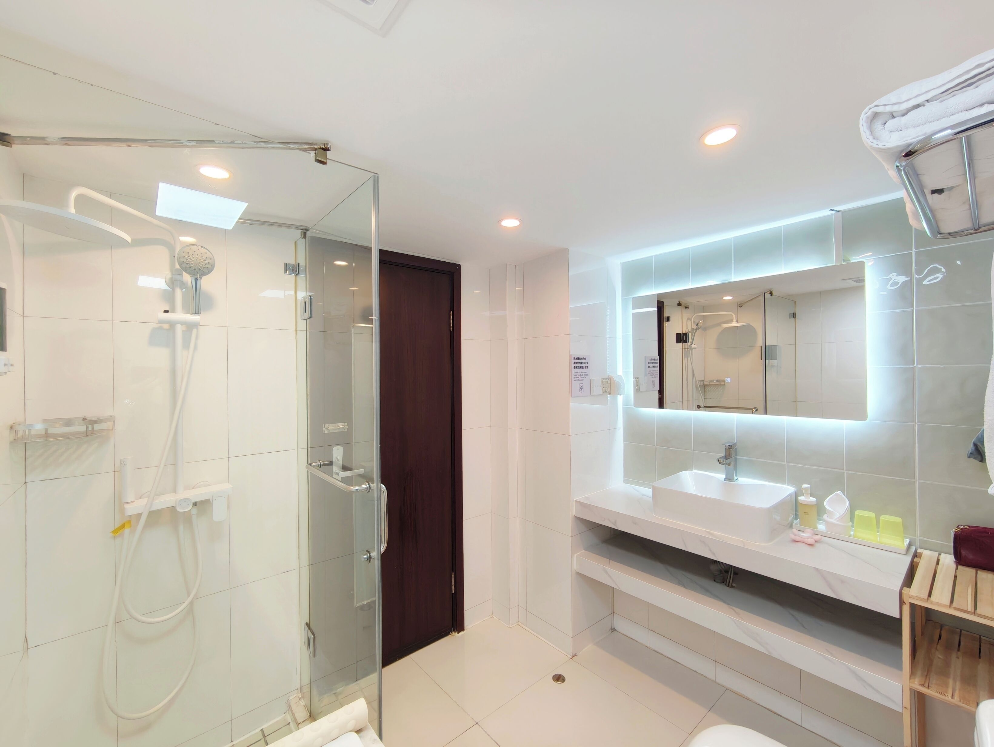 Appartement Duplex Majestueux, baignoire, vue ville | Équipements de la chambre