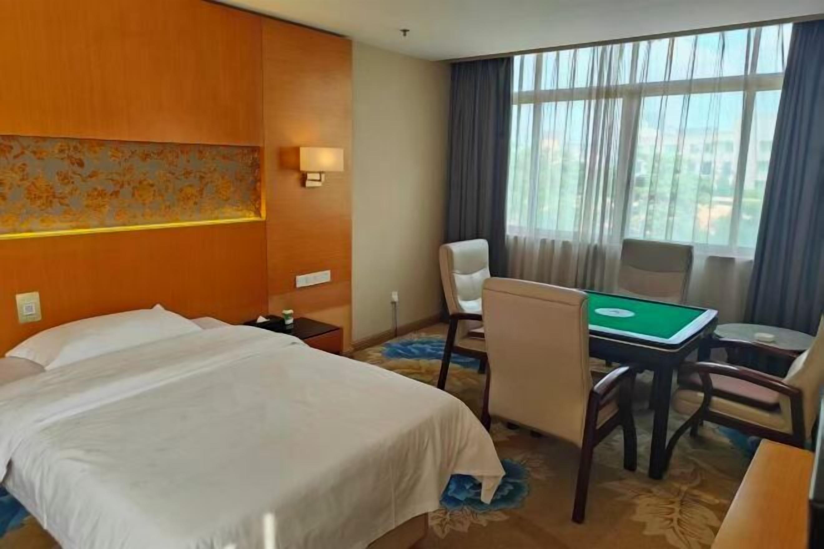 6 bedrooms, premium bedding, down duvets, pillow-top beds