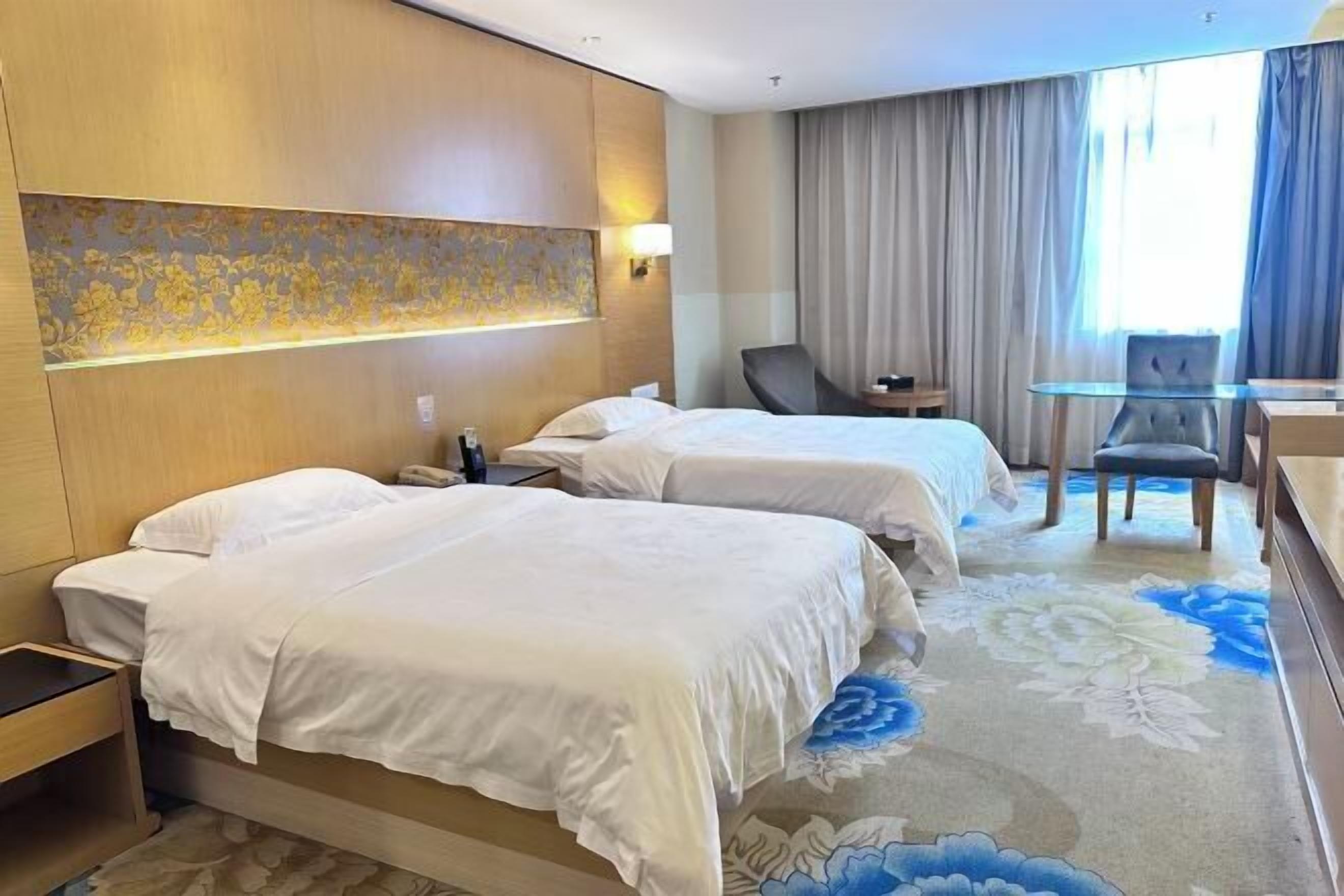 6 bedrooms, premium bedding, down duvets, pillow-top beds