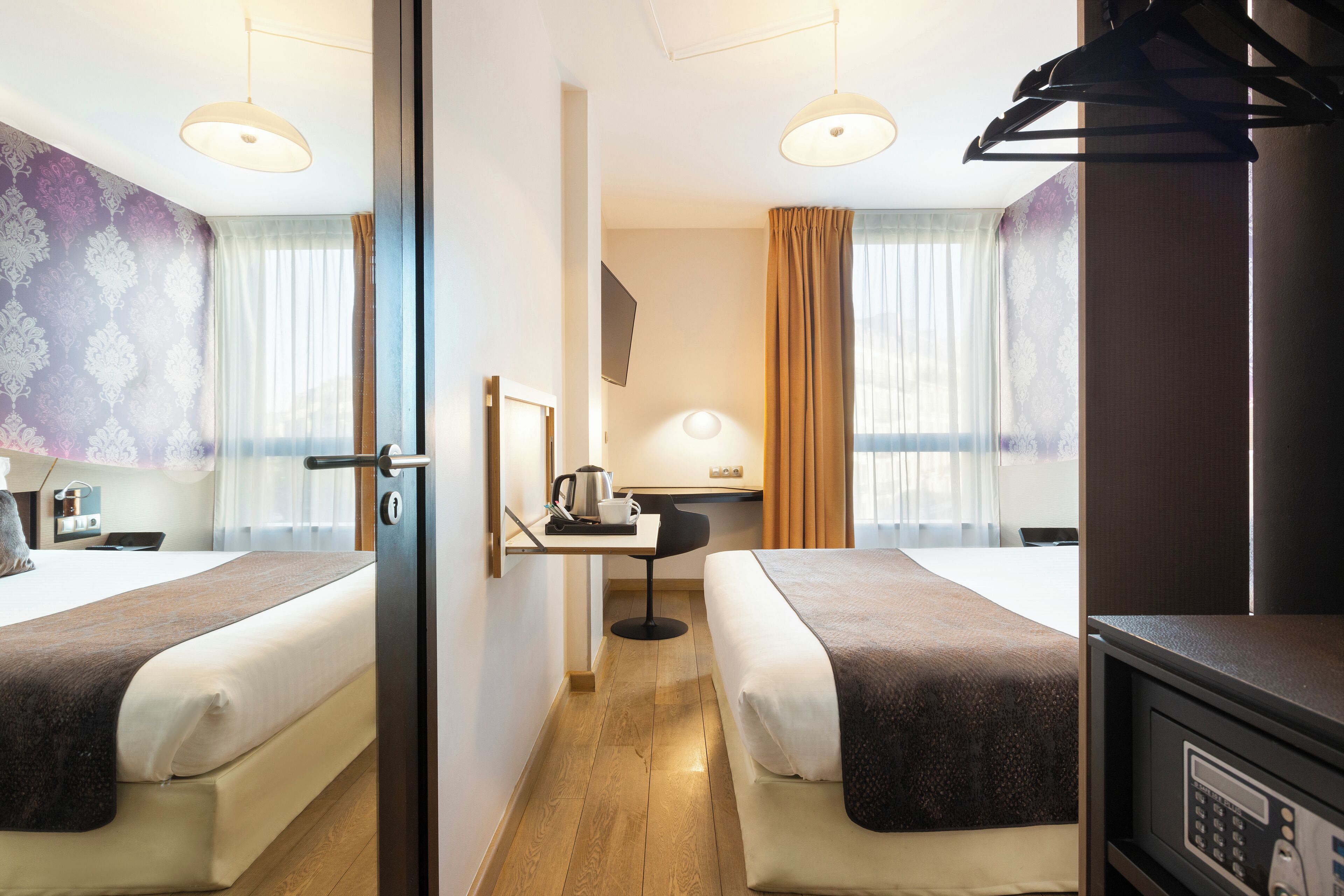 family double room, 2 bedrooms | 1 bedroom, minibar, in-room safe, individually furnished