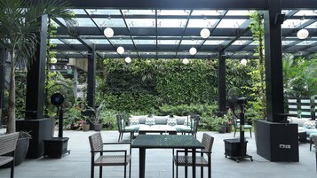 Breakfast, lunch, dinner served; Filipino cuisine