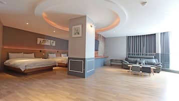Executive Suite | 1 bedroom, premium bedding, down comforters, individually decorated