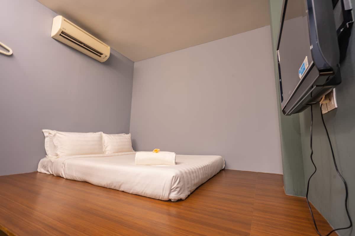 In-room safe, desk, laptop workspace, blackout curtains