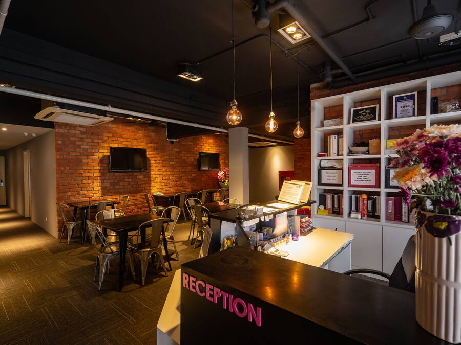 Check-in/check-out kiosk