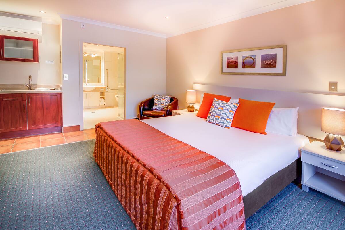 Deluxe Studio, 1 King Bed