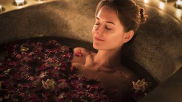 Couples treatment room(s), hot tub, body treatments, aromatherapy