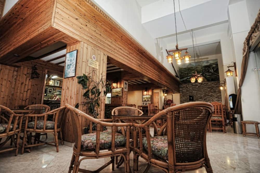 Elysso Hotel