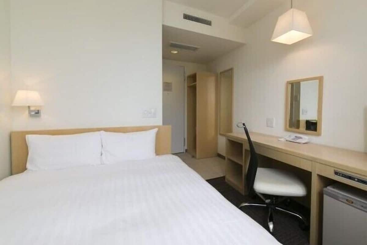 Escrivaninha, ferros/tábuas de passar roupa, Wi-Fi de cortesia